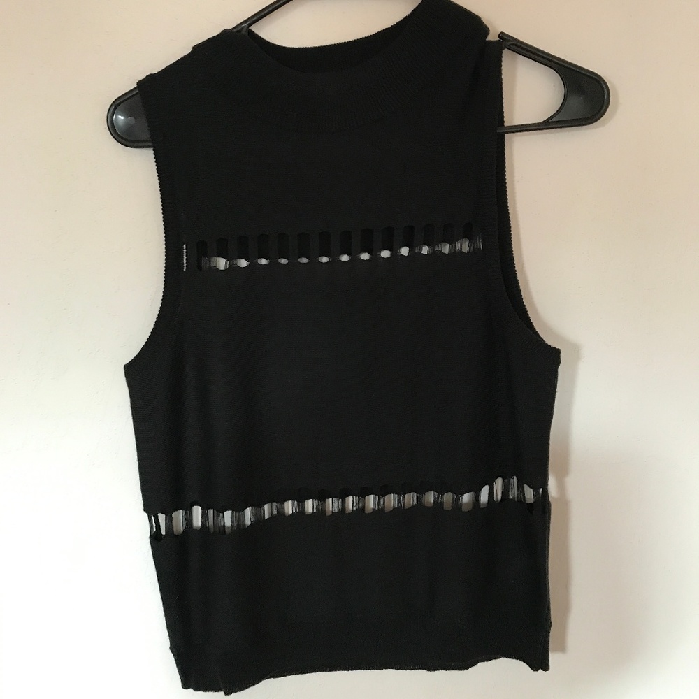 Cutout sleeveless sweater